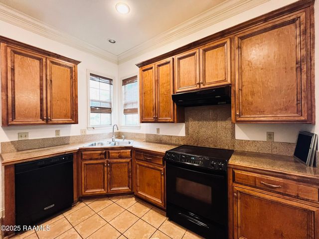 125 Oakbend Drive, Lafayette, LA 70506