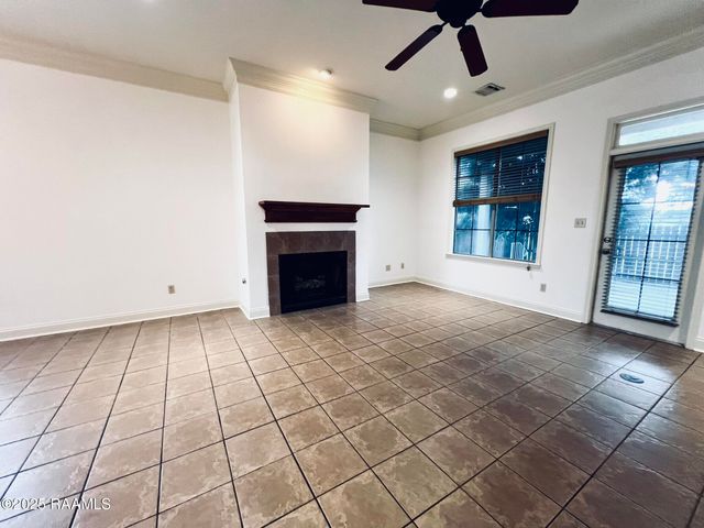 125 Oakbend Drive, Lafayette, LA 70506