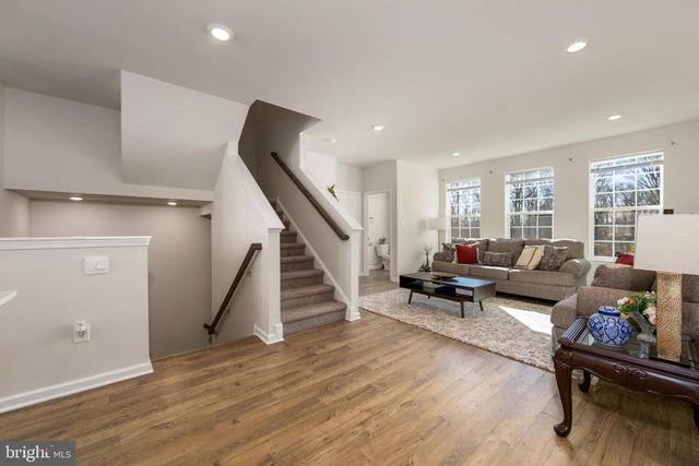 472 MONTE FARM RD, Mount Laurel, NJ 08054