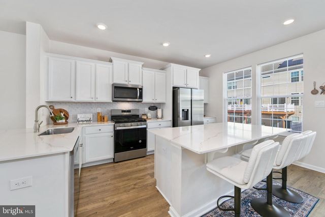 472 MONTE FARM RD, Mount Laurel, NJ 08054