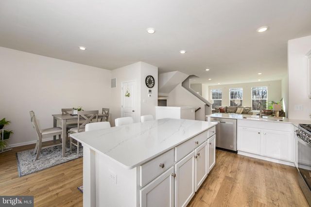 472 MONTE FARM RD, Mount Laurel, NJ 08054