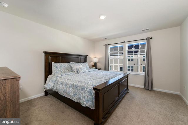 472 MONTE FARM RD, Mount Laurel, NJ 08054