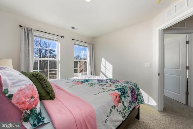 472 MONTE FARM RD, Mount Laurel, NJ 08054