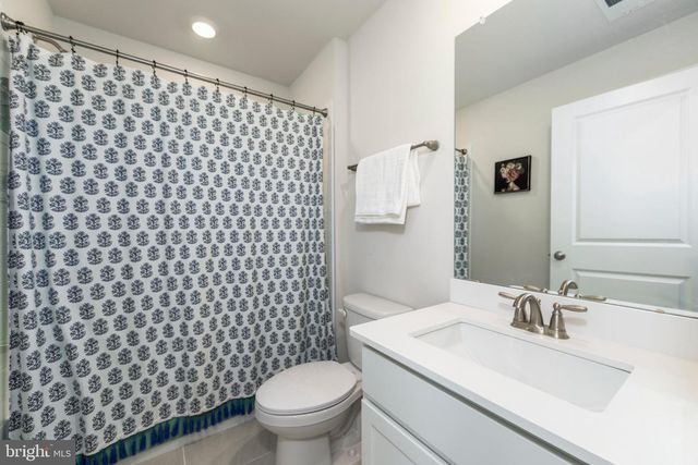 472 MONTE FARM RD, Mount Laurel, NJ 08054