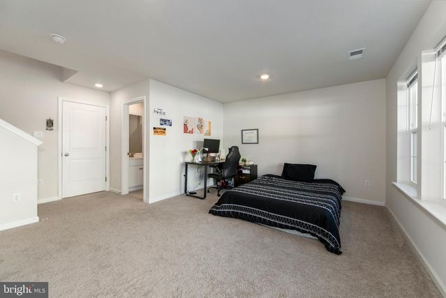 472 MONTE FARM RD, Mount Laurel, NJ 08054