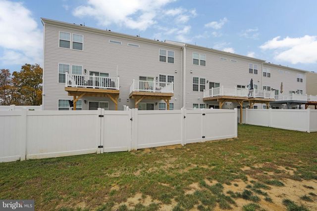 472 MONTE FARM RD, Mount Laurel, NJ 08054