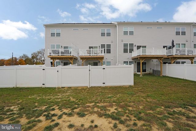 472 MONTE FARM RD, Mount Laurel, NJ 08054