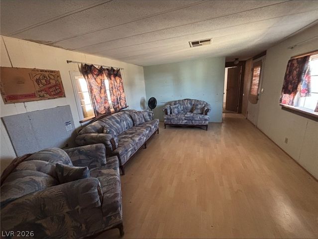 1301 East Manse Road, Pahrump, NV 89048