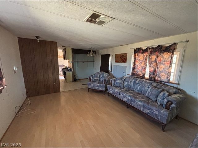 1301 East Manse Road, Pahrump, NV 89048
