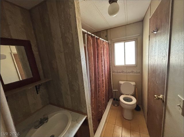 1301 East Manse Road, Pahrump, NV 89048