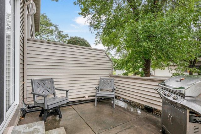 1056 Lovell Avenue W, Roseville, MN 55113