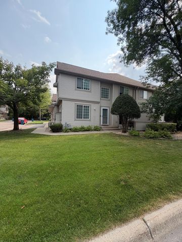 1056 Lovell Avenue W, Roseville, MN 55113