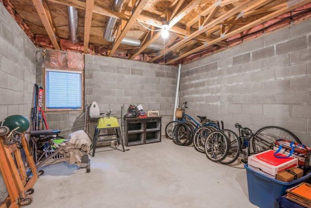 1056 Lovell Avenue W, Roseville, MN 55113