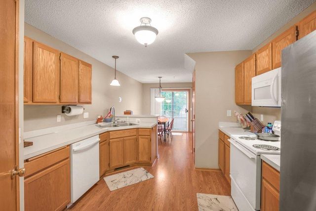 1056 Lovell Avenue W, Roseville, MN 55113