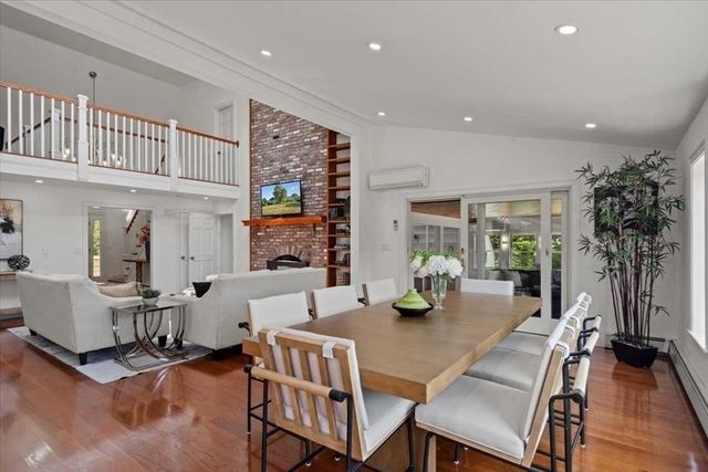 6 Lynbrook Road, Southborough, MA 01772
