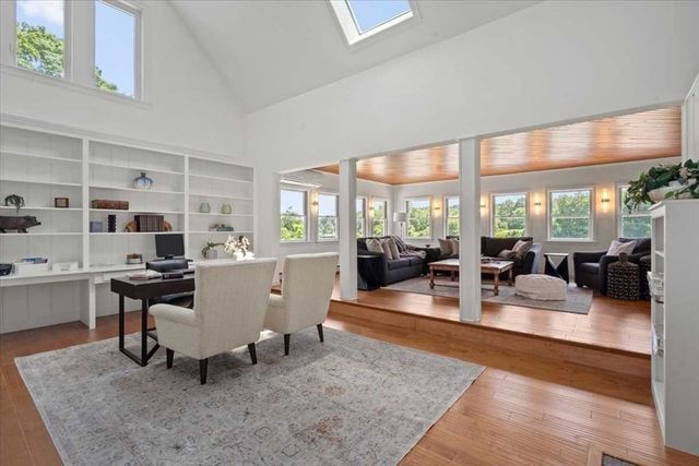 6 Lynbrook Road, Southborough, MA 01772