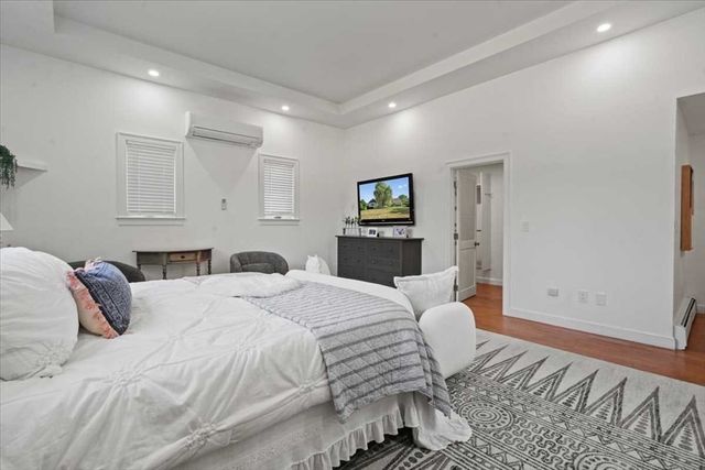 6 Lynbrook Road, Southborough, MA 01772