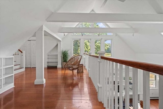 6 Lynbrook Road, Southborough, MA 01772