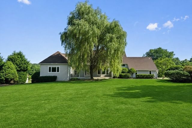 6 Lynbrook Road, Southborough, MA 01772