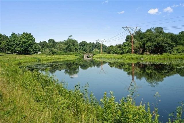 6 Lynbrook Road, Southborough, MA 01772