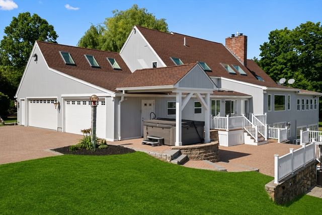 6 Lynbrook Road, Southborough, MA 01772