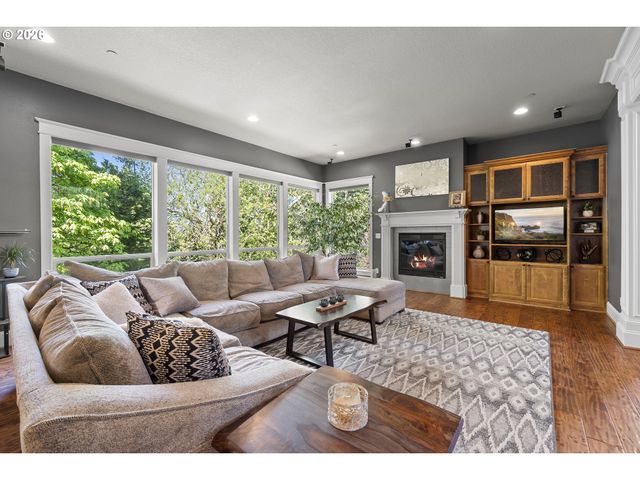 12032 Se DEERHAVEN Dr, Portland, OR 97266