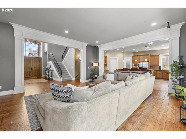 12032 Se DEERHAVEN Dr, Portland, OR 97266