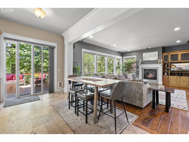 12032 Se DEERHAVEN Dr, Portland, OR 97266