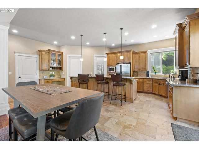 12032 Se DEERHAVEN Dr, Portland, OR 97266