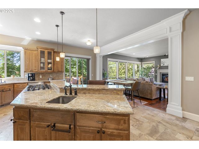 12032 Se DEERHAVEN Dr, Portland, OR 97266