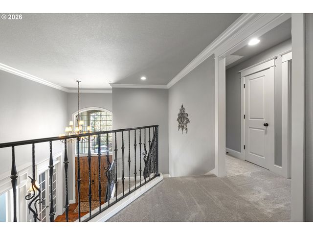 12032 Se DEERHAVEN Dr, Portland, OR 97266