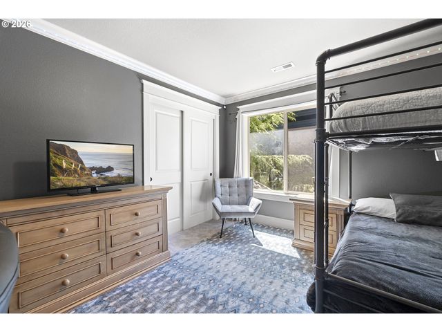 12032 Se DEERHAVEN Dr, Portland, OR 97266