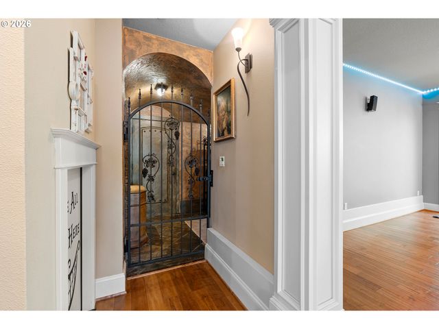 12032 Se DEERHAVEN Dr, Portland, OR 97266