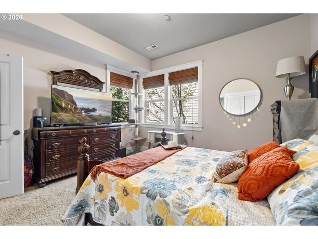 12032 Se DEERHAVEN Dr, Portland, OR 97266