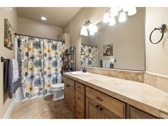 12032 Se DEERHAVEN Dr, Portland, OR 97266