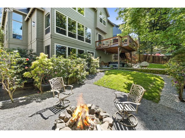 12032 Se DEERHAVEN Dr, Portland, OR 97266