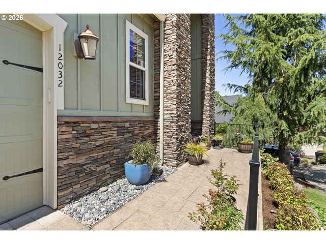 12032 Se DEERHAVEN Dr, Portland, OR 97266