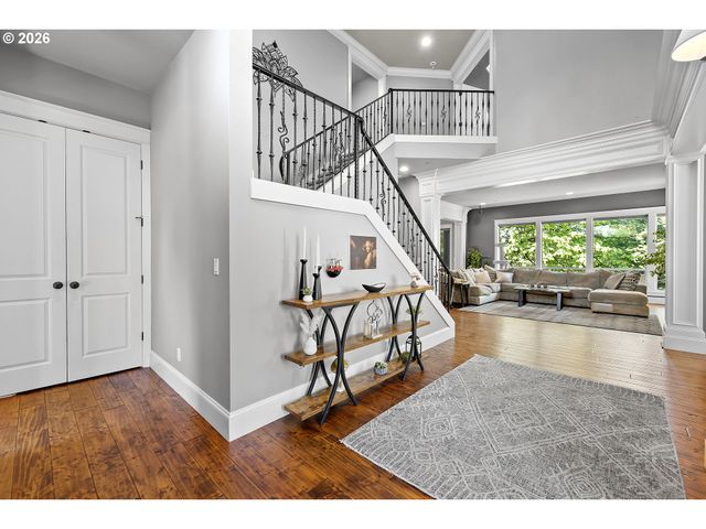 12032 Se DEERHAVEN Dr, Portland, OR 97266