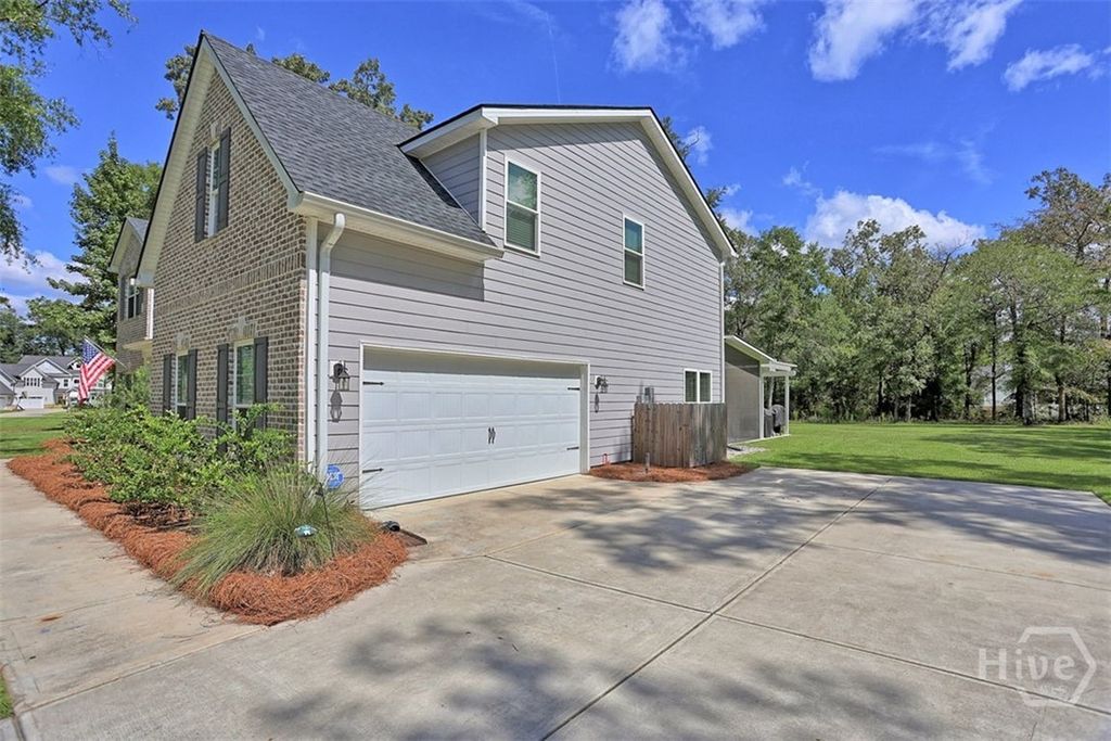 Image 6 of property listing at 106 Lexus Court, Rincon, GA 31326