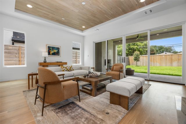 7523 Robin Road, Dallas, TX 75209