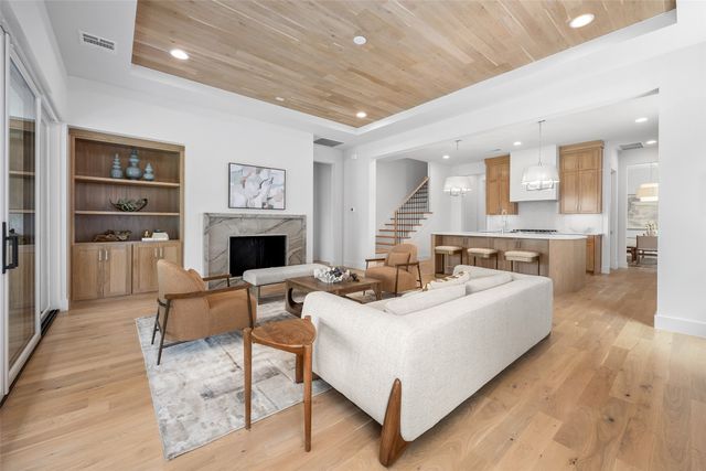 7523 Robin Road, Dallas, TX 75209