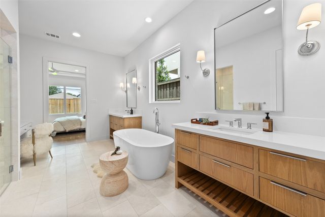 7523 Robin Road, Dallas, TX 75209