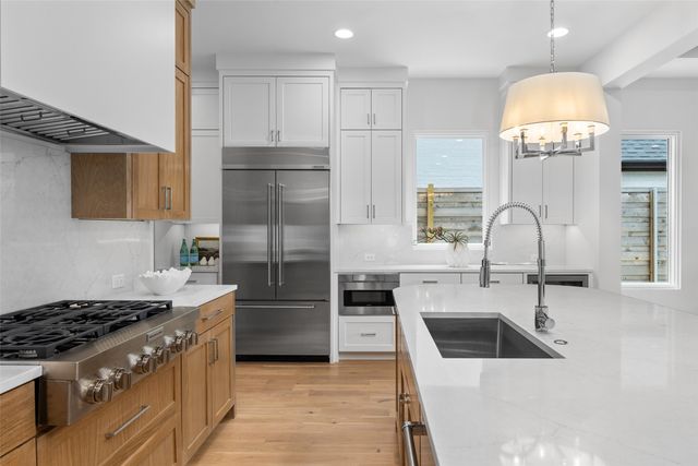 7523 Robin Road, Dallas, TX 75209
