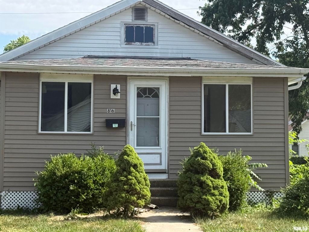 816 Saint Julian Street, Pekin, IL 61554