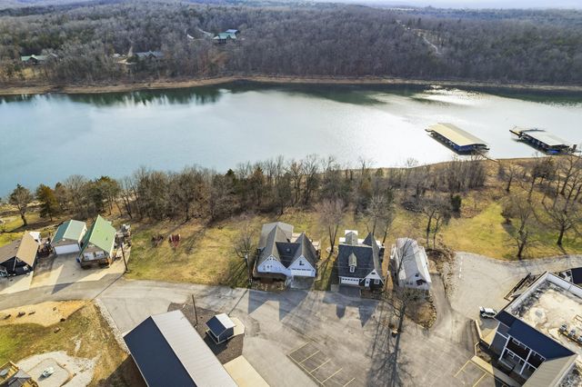 64 Chickasaw Lane, Lampe, MO 65681