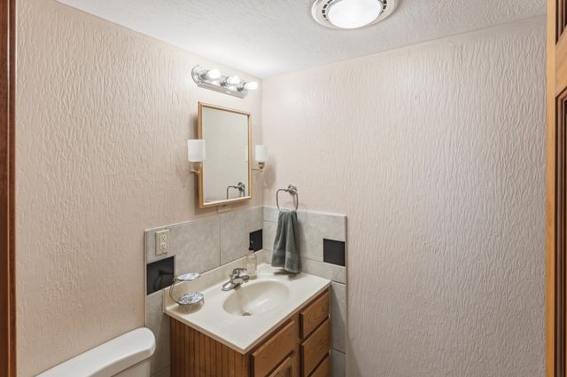 64 Chickasaw Lane, Lampe, MO 65681