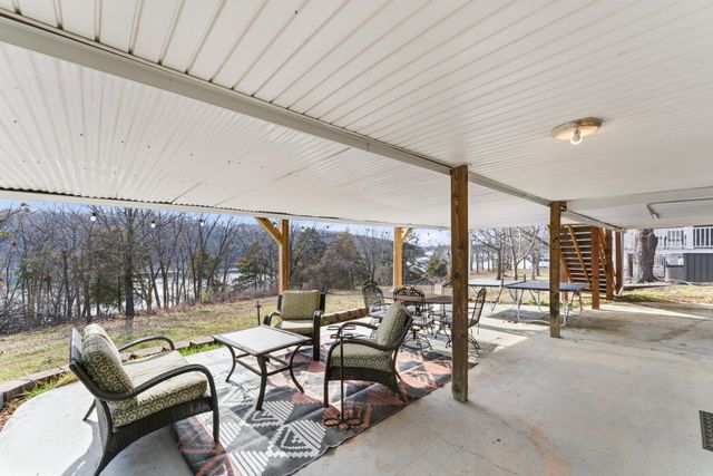 64 Chickasaw Lane, Lampe, MO 65681