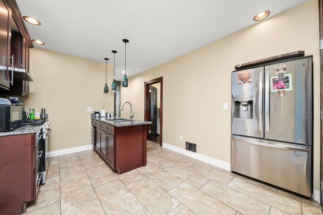 6933 S Washtenaw Avenue, Chicago, IL 60629