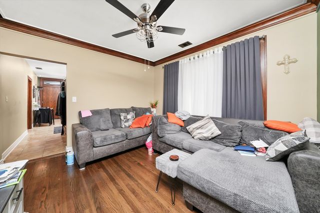 6933 S Washtenaw Avenue, Chicago, IL 60629