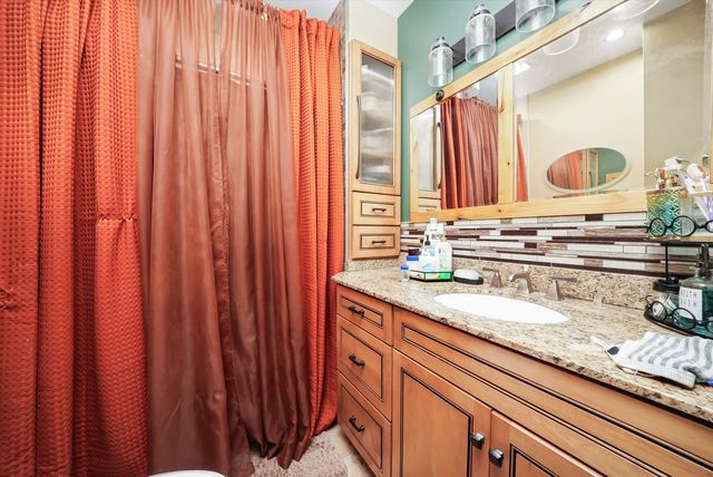 6933 S Washtenaw Avenue, Chicago, IL 60629